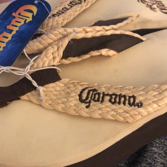 Women’s NEW Corona wedge/platform sandals/flip flops Sz. 7/8 - Picture 6 of 6